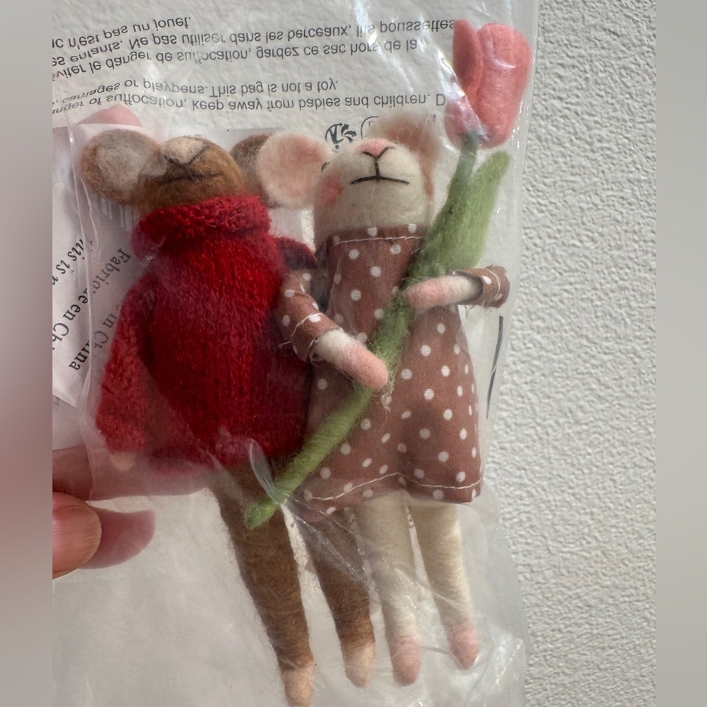 Anthropologie Mice Date Night Valentine’s edition

🔥Price firm no offers🔥 - Picture 7 of 8